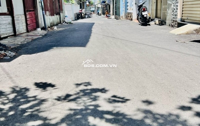 Bán nhà mặt phố Phường Phước Long (Hiệp Phú, Q.9 cũ) ngang 6m, DT 95m2, 1 trệt, 2PN. Sổ hồng, giá 6.99 tỷ. LH: 0933125879